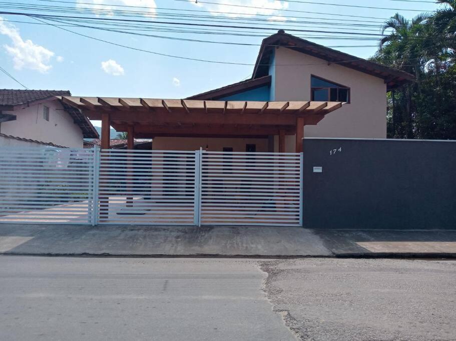 Casa Estilo Minimalista Em Ubatuba Villa Bagian luar foto